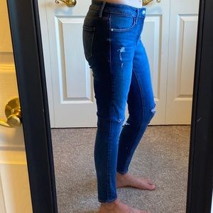 Old Navy Rockstar Super Skinny five-pocket Destructed denim